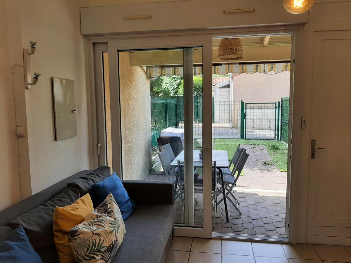 Charmante Villa Patio Avec Terrasse : Proche Plages Et Centre, Ideale Pour 4 Personnes - Fr-1-239-789 カップブルトン エクステリア 写真