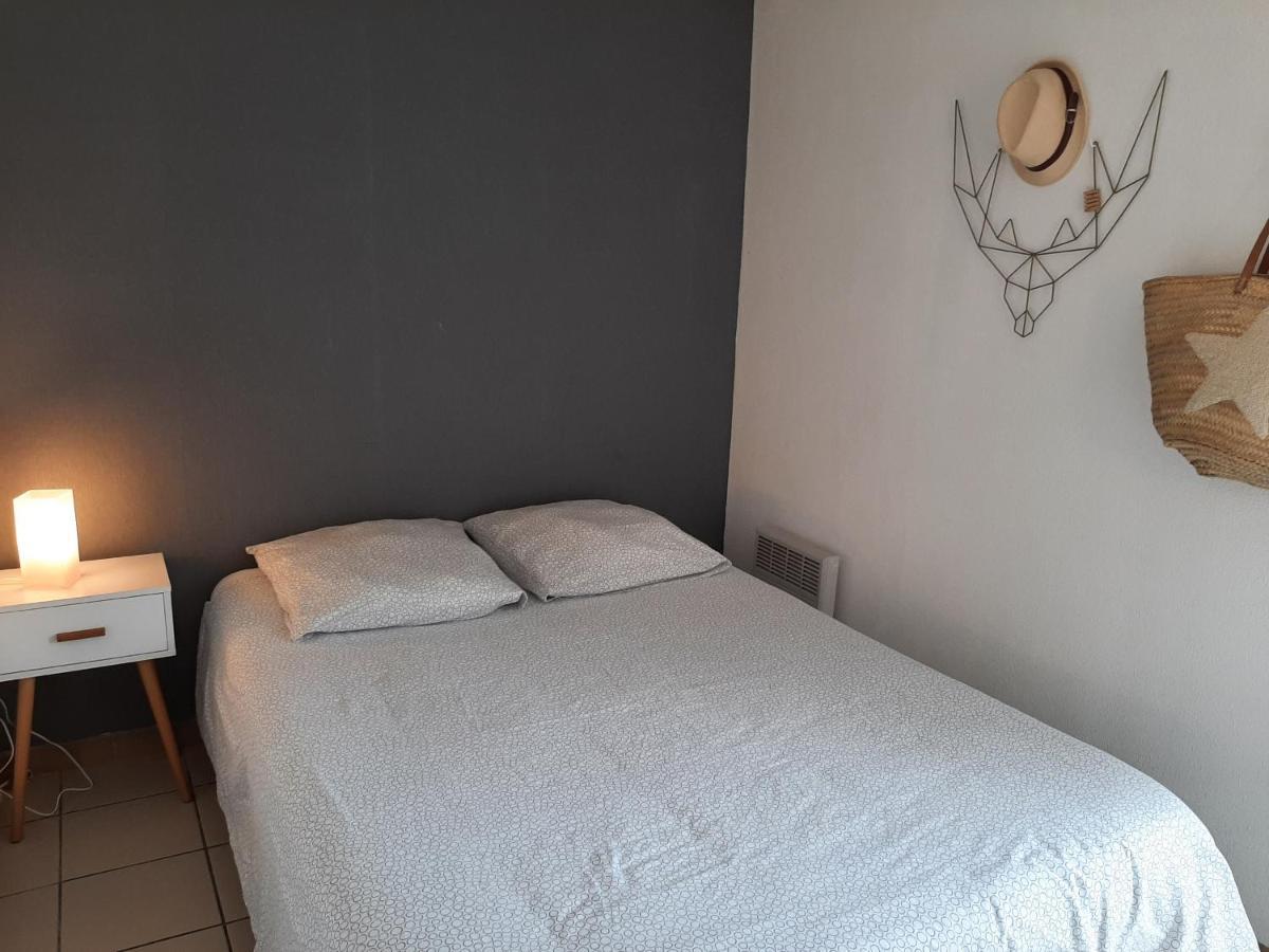 Charmante Villa Patio Avec Terrasse : Proche Plages Et Centre, Ideale Pour 4 Personnes - Fr-1-239-789 カップブルトン エクステリア 写真