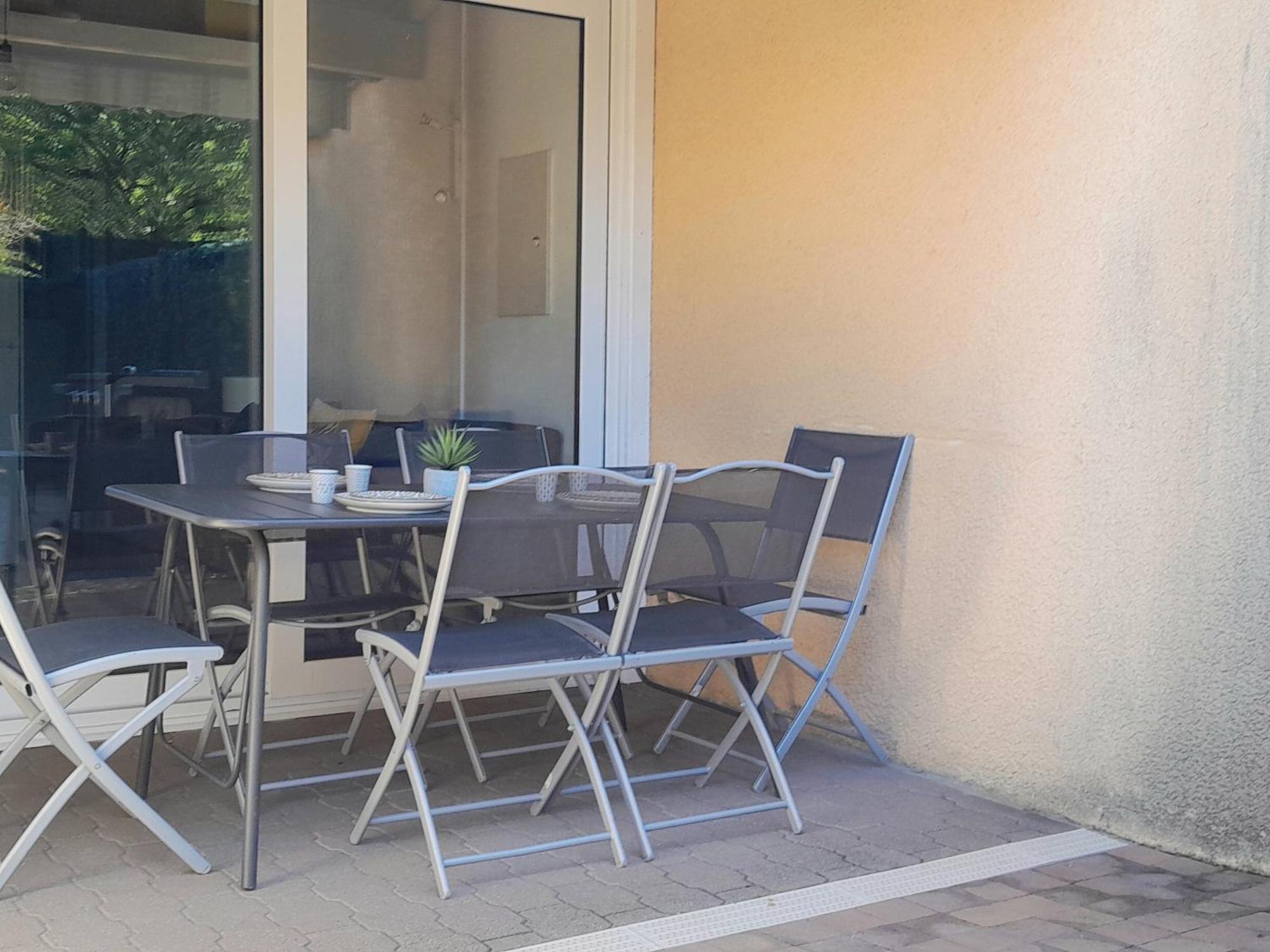 Charmante Villa Patio Avec Terrasse : Proche Plages Et Centre, Ideale Pour 4 Personnes - Fr-1-239-789 カップブルトン エクステリア 写真