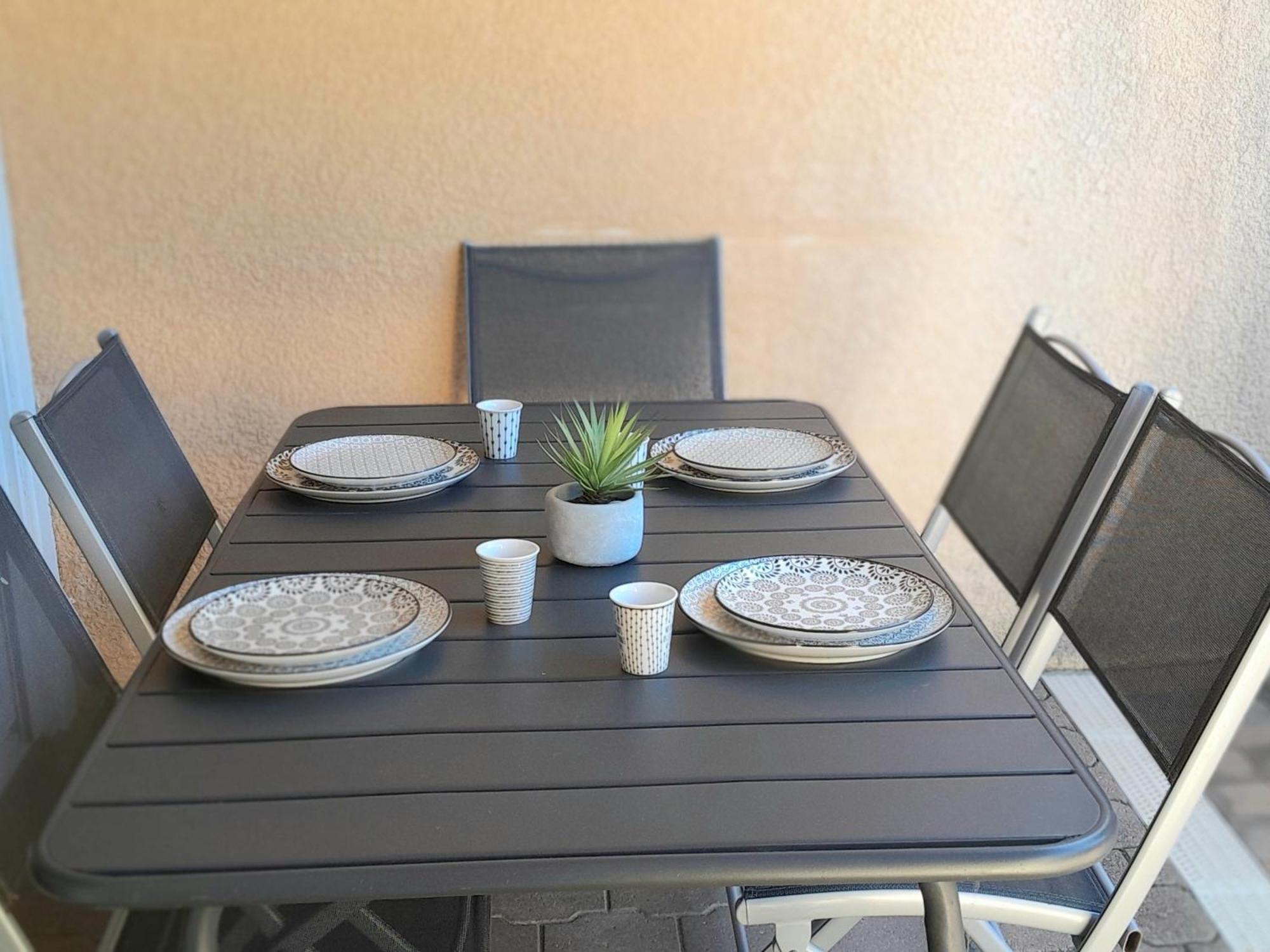 Charmante Villa Patio Avec Terrasse : Proche Plages Et Centre, Ideale Pour 4 Personnes - Fr-1-239-789 カップブルトン エクステリア 写真