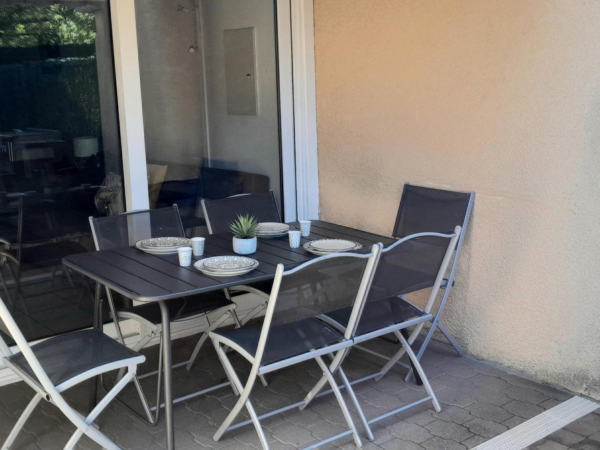 Charmante Villa Patio Avec Terrasse : Proche Plages Et Centre, Ideale Pour 4 Personnes - Fr-1-239-789 カップブルトン エクステリア 写真